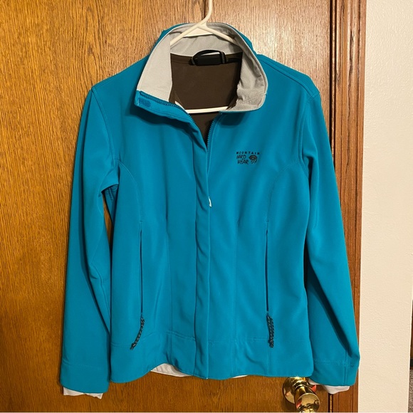Women’s Small Mountain Hardwear Softshell Jacket - Picture 2 of 15